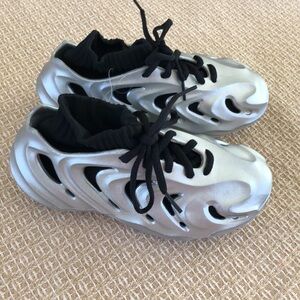 NWT Kids Unisex Silver  Sneakers Athletic Shoes